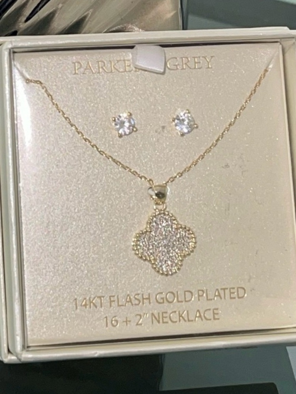 Dainty Clover Necklace & Earrings - Picture 4 of 6